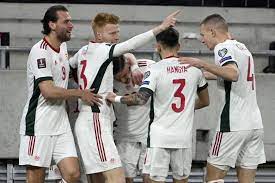 Csütörtökön az origo is ott volt saalfeldenben, ahol a játékosok közül fiola attilával és varga kevinnel is beszélgettünk. A Magyar Labdarugo Valogatott Megelozte Romaniat A Fifa Vilagranglistan
