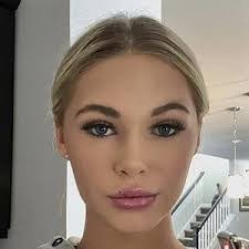 Genevieve Madison's Instagram, Twitter & Facebook