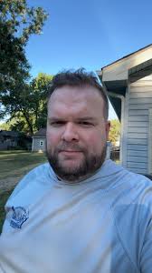 26 y/o single living in the st.Louis mo area hmu if your interested