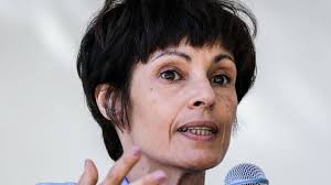 At 16, she joined the ballet de l'opera national de paris and was named étoile on 22 december 1990 after the performance of don quixote in which she played the role of kitri. Tours Marie Claude Pietragalla Sur Le Plateau De L Espace Malraux Avec La Femme Qui Danse