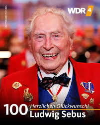 So einen Geburtstag haben wir nicht oft: Der Grandseigneur der kölschen Tön  macht das ganze Jahrhundert voll! Seit über 70 Jahren schenkt uns Ludwig  Sebus unvergessliche Lieder voller Herz, Heimat und Köln-Liebe.