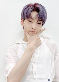 TXT (TOMORROW X TOGETHER)...