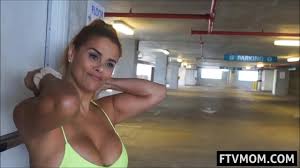 Venezuelan mature redhead in public - XNXX.COM