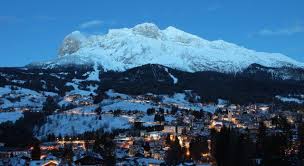 There are 5 ways to get from cortina d'ampezzo to italy by bus, train or car. Christmas Holidays At Cortina D Ampezzo Discover The Magic Of Dolomiti Explore Italy