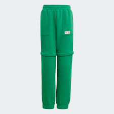Nel nostro negozio di abbigliamento bambini e ragazzi, un ampio spazio è dedicato esclusivamente ai teenagers e accoglie per loro tutte le collezioni moda più nuove per vestire i alle più recenti tendenze della moda abbigliamento per ragazzi dagli 8 ai 16 anni. Abbigliamento Per Ragazze E Ragazzi 8 16 Anni Adidas Shop Online