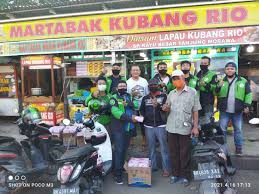Local business in medan, indonesia. Jaringan Ojol Metal Baik Hati Jombi Berbagi Takjil Sesama Pengais Rezeki Di Deli Serdang Tvnya Buruh