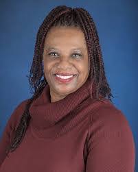 Denise Lyons's Instagram, Twitter & Facebook