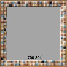 Da es die fliesen in verschiedenen formaten gibt, ist viel freiraum für individualität. Ein Mosaikspiegel Mit Bunten Naturfarbenen Fliesen Mosaik Spiegel