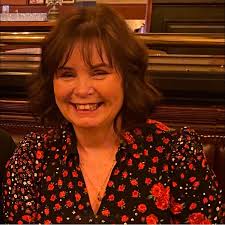 Best way to descale the kettle please but I don't want chemical smell and  want to minimise the rewashing afterwards to rid the smell please