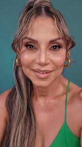 Maquillaje #piscina o #playa con #protectorsolar explicado paso a paso  #gloriapelo #makeupartist #contentcreator #youtuber #youtubesilver