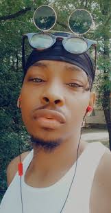 Eli Ratcliff's Instagram, Twitter & Facebook