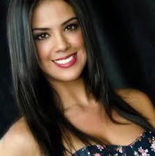 La pareja carolina ramírez y mariano bacaleinik estuvieron en el set de bravíssimo para contarnos entrevista a carolina ramírez (@carocali), protagonista de la reina del flow, a cargo de norberto. Carolina Ramirez Actriz Modelo Presentadora