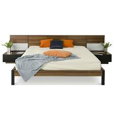 The sodo bedroom collection offers a versatile, transitional look with fresh modern lines. King Brown Wood Modern Platform Bed Frame With Headboard And 2 Nightstands Fastfurnishings Com