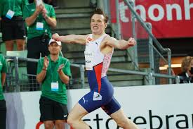 Jul 01, 2021 · bislett (vg) karsten warholm (25) satte verdensrekord på 400 meter hekk på bislett torsdag kveld: Karsten Warholm Breaks World 400m Hurdles Record With 46 70 In Oslo Sustain Health Magazine