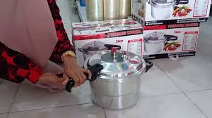 Cara menggunakan panci presto maxim 7 liter sebenarnya mudah dan praktis. Panci Presto Happy Call 8 Liter Youtube