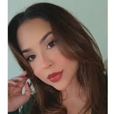 Alyssa-Simone (@lightskinlyss)