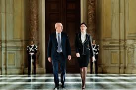 When frustrated politicians name a historical figure as the next president, an honest, humble man by the same name suddenly becomes italy's leader. Bentronato Presidente Il Regista E Il Cast Incontrano La Stampa Ecodelcinema
