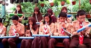 Selain musik sebenarnya ada juga seni lainnya yang cukup menarik utuk dipelajari, namanya origami. Musik Ansambel Pengertian Dan Jenis Jenis Musik Ansambel