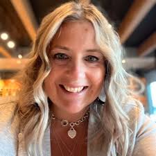 Monica Bennett (@MBennett718)