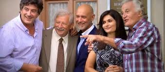 Among friends) is a hungarian television soap opera. Kult Megvan A Tortenelmi Datum Ekkor Er Veget A Baratok Kozt Hvg Hu