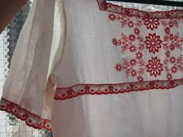 Diese entscheidung geht unter die haut: Weisses Vintage Kleid Mit Roter Folkloristischer Stickerei Bestickt Stickerei Folklore Hippie Boho Vintage True Vintage Weiss Rot Blumen Blumchen Plussize Curvy Oversized Tunika Blusenkleid Festival Kleiderkorb De