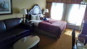 You might also try orange tustin inn in orange, which frequently has offers on double rooms. King Bed Suite Picture Of Alo Hotel By Ayres Orange Tripadvisor