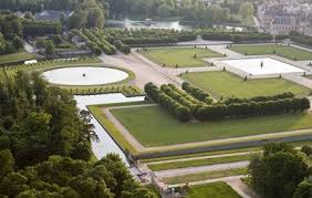 Chateau De Fontainebleau Fontainebleau Versailles Garden Wonderful Places