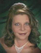 Renee Downs's Instagram, Twitter & Facebook