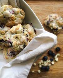 Pin By Paulina On Breakfast White Chocolate Recipes Cooking Recipes Breakfast Pastries