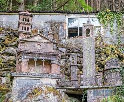 Wales had become famous for coal mining during the industrial revolution, and at its peak in 1920, 271,000 workers labored in the country's coal pits. Amazing Mini Replicas Of Famous Italian Buildings Found Hidden In Welsh Woodland Wales Online
