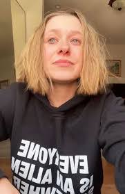 Hallie Walker's Instagram, Twitter & Facebook