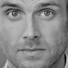 Hire a Comedian/comedienne Speaker