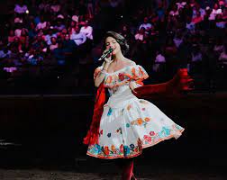 Así que este vlog esta. Angela Aguilar Deslumbra Con Vestidos Mexicanos Que Resaltan Su Belleza Tvnotas Irresistible
