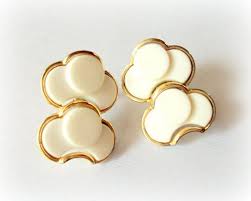 We did not find results for: The History Of Vintage Costume Jewelry Brands
