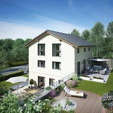 Satteldächer moderner häuser neue interpretationen der bekannten satteldächer heben sich vom oft eher schlichten design ab. Einfamilienhaus Bauen Hanse Haus Fertighaus Mit Satteldach