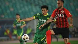 Bursaspor u21 takımının 1999 doğumlu sağ beki. Hvue0 9actdmsm