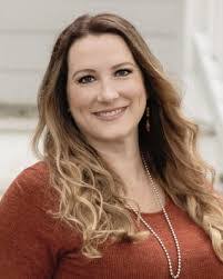 Lauren Parrish's Instagram, Twitter & Facebook