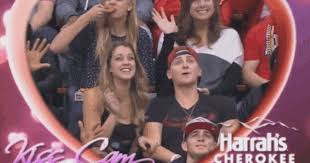 Kiss cam finds the cutest couple in the crowd (15sof fb)pic.twitter.com/qo1cprxivd. Pin On Just Funny