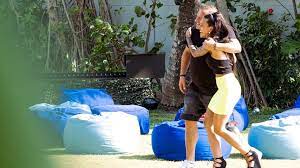 Trotz corona wurde „promis unter palmen 2021 erneut in thailand gedreht. So Heftig Wird Elena Und Willis Promis Unter Palmen Beef Promiflash De