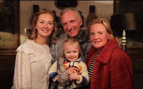 Creation of new rose varieties, selection of varieties developed by meilland as well as that of other breeders and other plant species, protection , license grant for production and promotion across the. Martien Erica En Maxime Meiland In Diepe Rouw Voor Altijd In Ons Hart Nieuws365