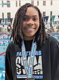 ❤️🏊‍♀️ ALUMNI IN THE HOUSE! 🏊‍♂️🖤 Nothing better than seeing our former  swimmers back in the water! Today's TTW practice was full of familiar  faces, fast swims, and even faster memories. Thanks