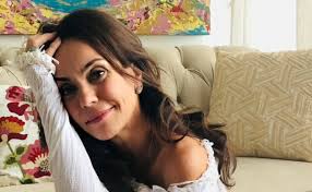 Flávia Monteiro enfrenta crise de ansiedade e revela que marido e filha  tiveram Covid-19