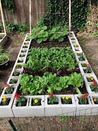53 Cozy Small Vegetable Garden Ideas On A Budget Smallgarden Vegetablegarden Smaallgardenid Vegetable Garden Beds Raised Garden Bed Plans Diy Raised Garden