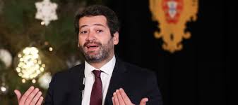 André claro amaral ventura (born 15 january 1983) is a portuguese jurist, politician, professor and former sports pundit. As Duas Vidas De Andre Ventura