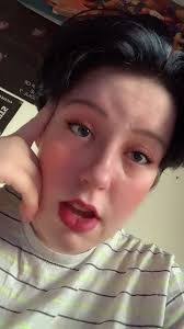 Courtney Burrows's Instagram, Twitter & Facebook