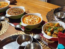 Traditional indian gastronomy is a melange of spices and flavours. Tips For Eating In India Dos And Don Ts Of Indian Food Savored Journeys