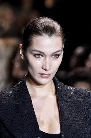 Fasjonable hårklipp, frisyrer og styling høsten 2024 (160 bilder)