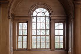 Grids are available in exterior and interior options to better simulate real divided lights, while internal grids facilitate glass cleaning. The History Of The Palladian Window