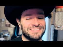 Travis Mobley's Instagram, Twitter & Facebook