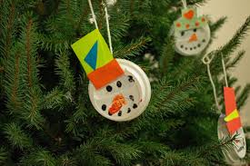 Transform your mantel into a focal point using our ideas for easy christmas decorating. How To Make Recycled Christmas Decortaions